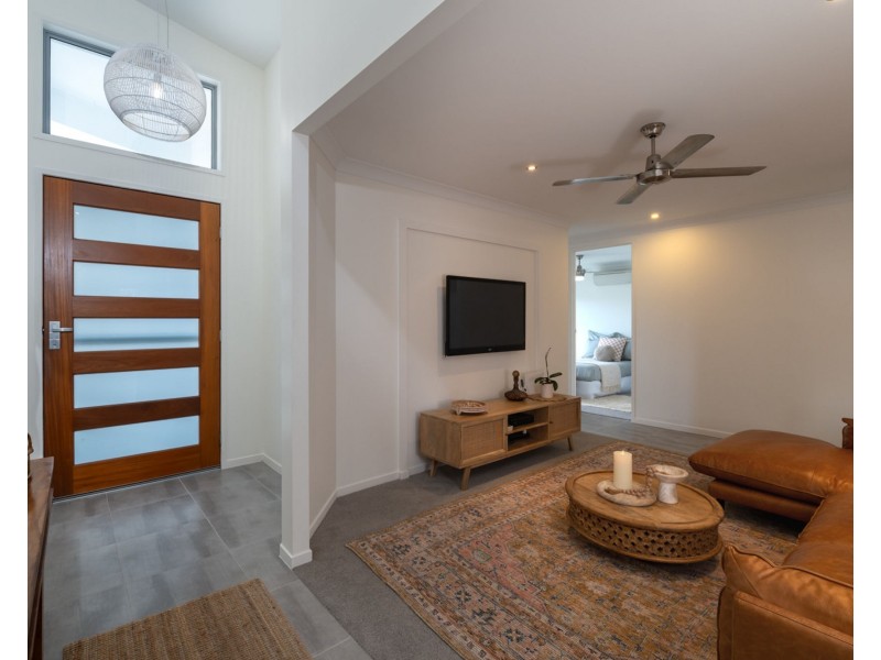 40 Sovereign Circuit, Pelican Waters QLD 4551