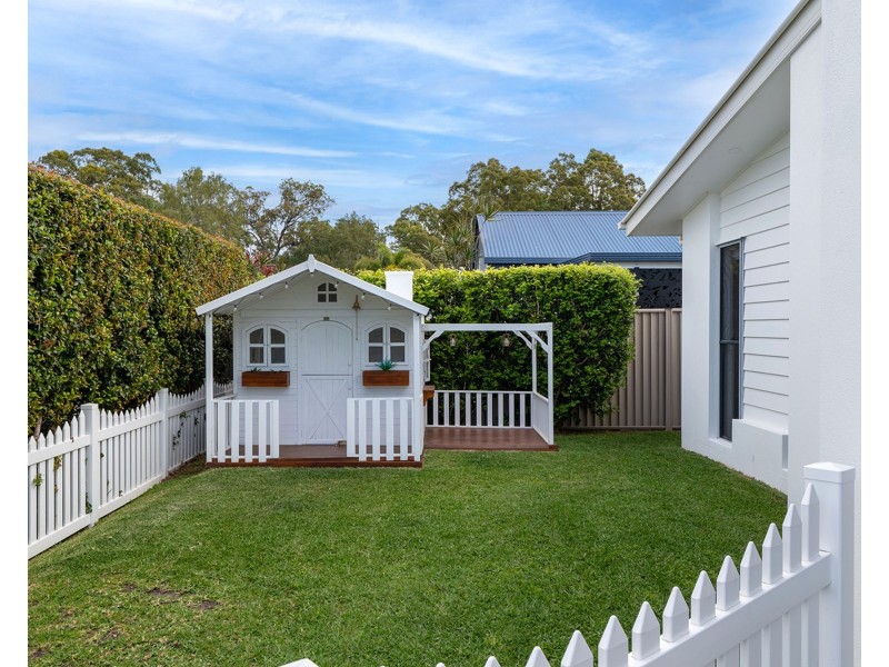 40 Sovereign Circuit, Pelican Waters QLD 4551