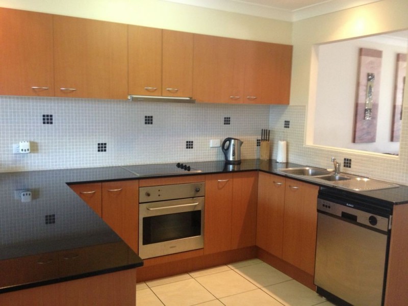 2/12 Cosgrove Avenue, Annerley QLD 4103