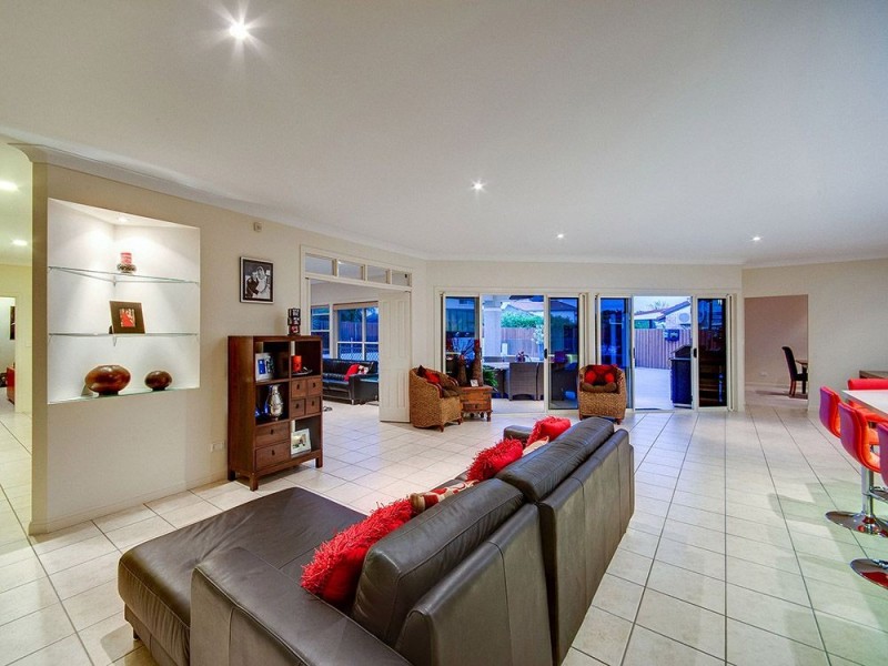 17 Harlow Place, Mcdowall QLD 4053