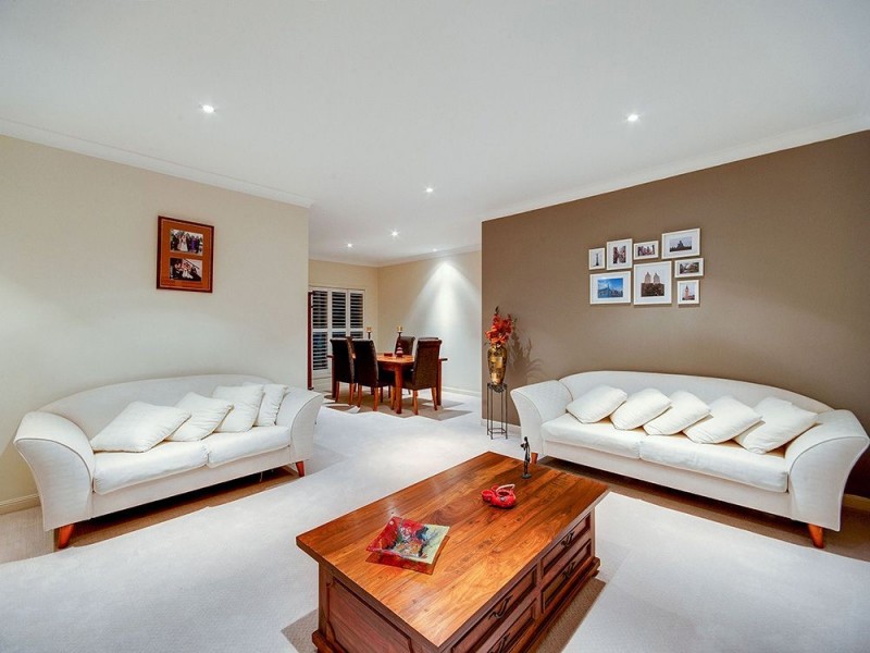 17 Harlow Place, Mcdowall QLD 4053