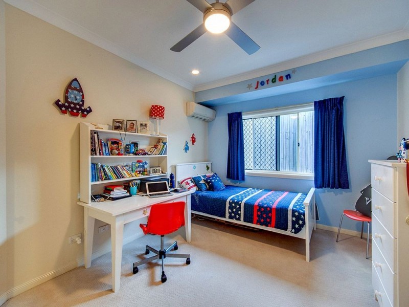 17 Harlow Place, Mcdowall QLD 4053