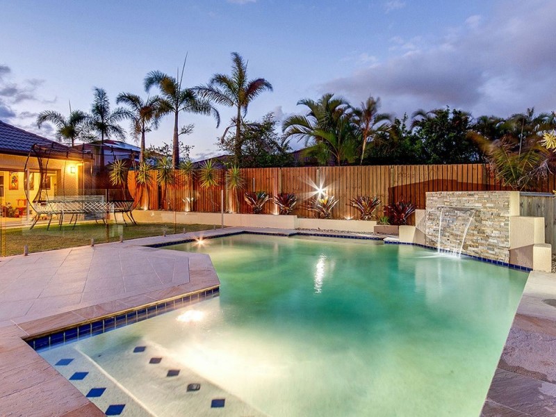 17 Harlow Place, Mcdowall QLD 4053