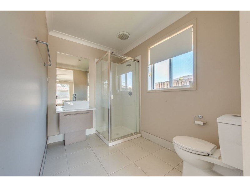 81 Valentine Cct, Augustine Heights QLD 4300