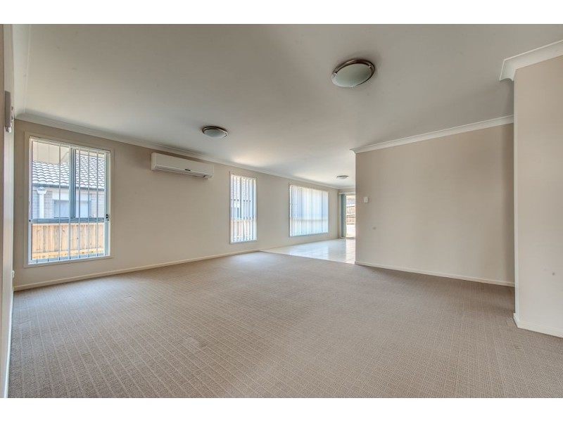 81 Valentine Cct, Augustine Heights QLD 4300