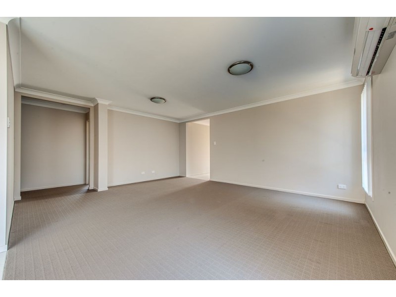 81 Valentine Cct, Augustine Heights QLD 4300