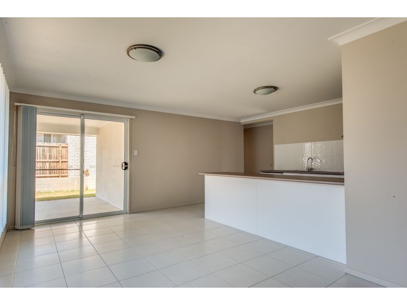 81 Valentine Cct, Augustine Heights QLD 4300