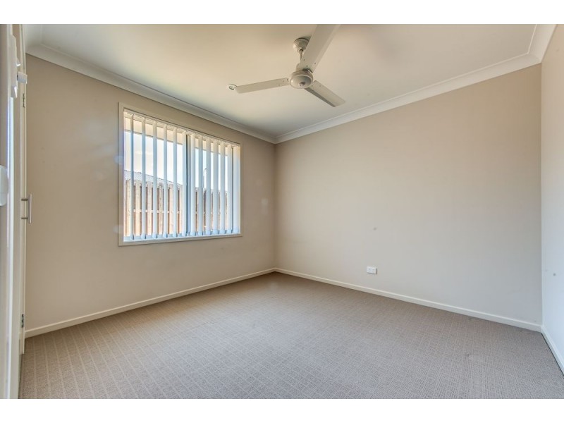 81 Valentine Cct, Augustine Heights QLD 4300