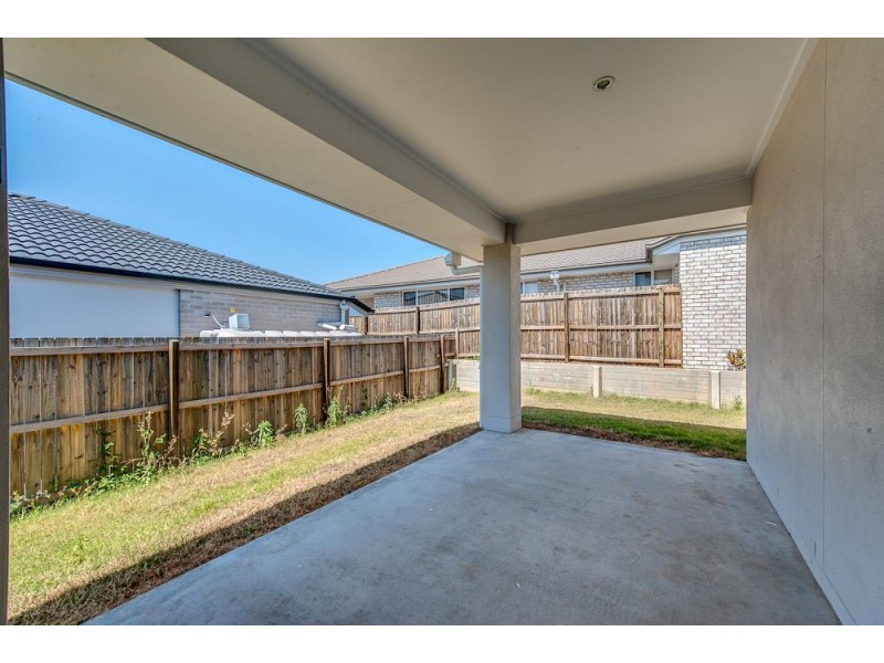 81 Valentine Cct, Augustine Heights QLD 4300