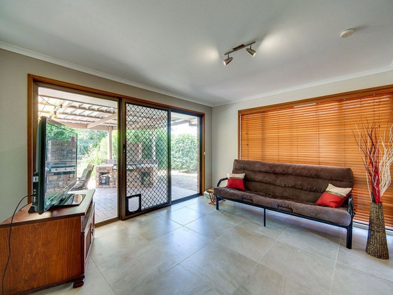 36 Eyre Avenue, Petrie QLD 4502