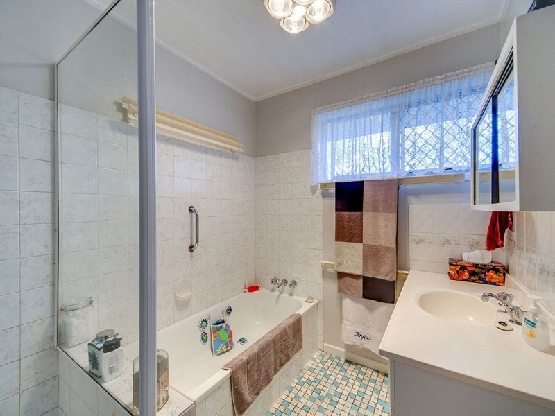 74 Capella Street, Coorparoo QLD 4151