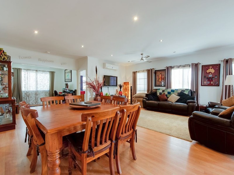 2 Griffin Crescent, Collingwood Park QLD 4301