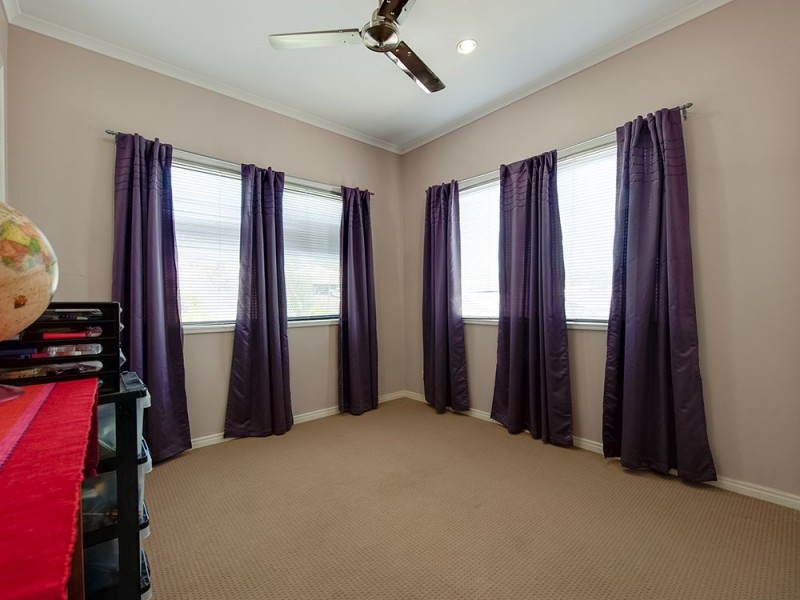 2 Griffin Crescent, Collingwood Park QLD 4301