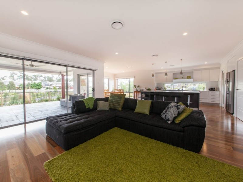 1 Conimbla Crescent, Waterford QLD 4133