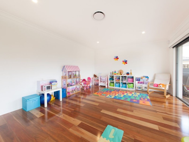 1 Conimbla Crescent, Waterford QLD 4133
