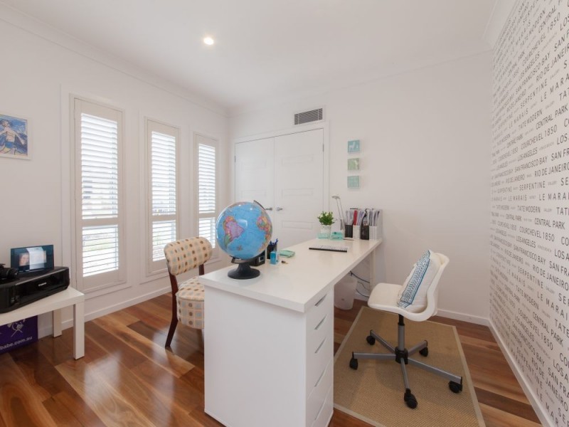 1 Conimbla Crescent, Waterford QLD 4133