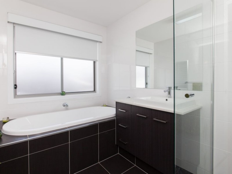 1 Conimbla Crescent, Waterford QLD 4133