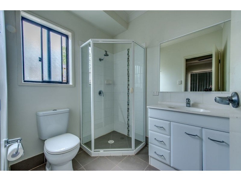 21 Park Edge Dr, Springfield Lakes QLD 4300