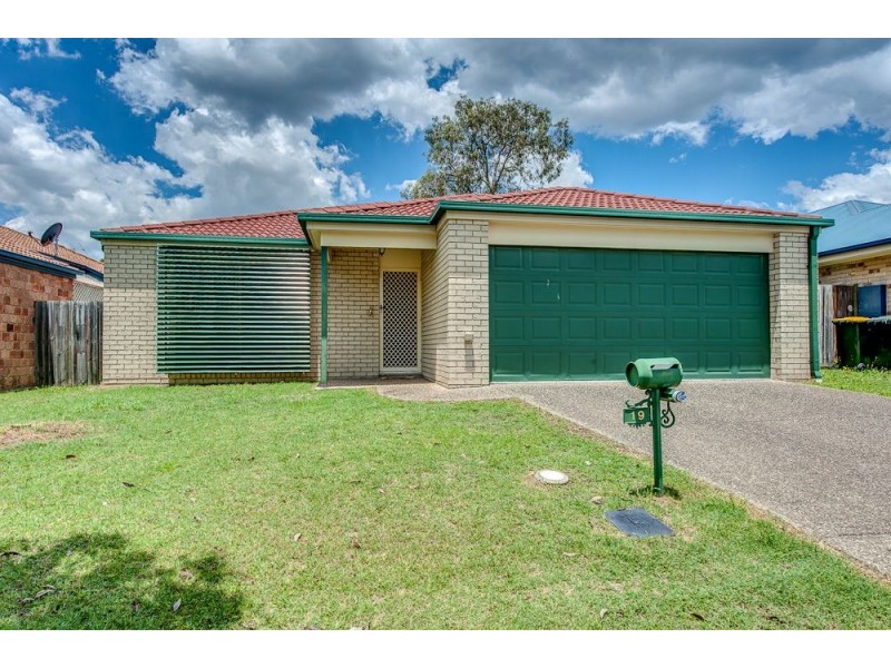 19 Mannix Place, Forest Lake QLD 4078