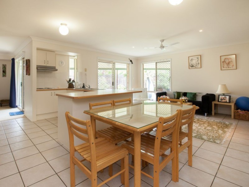 3 Ogle Place, Windaroo QLD 4207