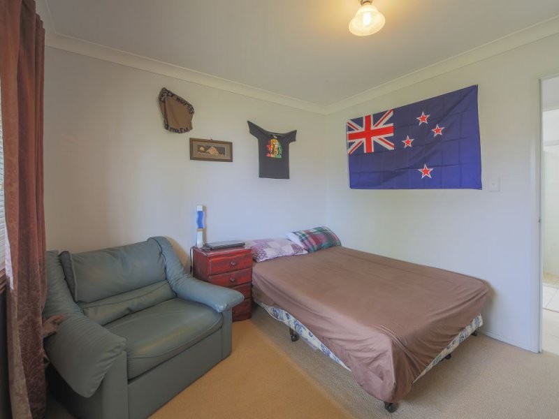 7 Tregana Circuit, Edens Landing QLD 4207