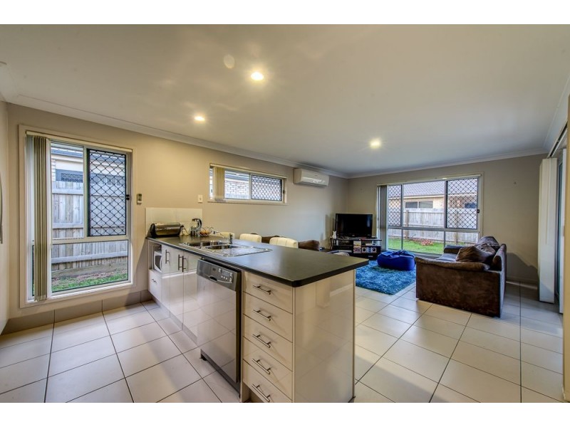 8 Lilly Pilly Street, Heathwood QLD 4110