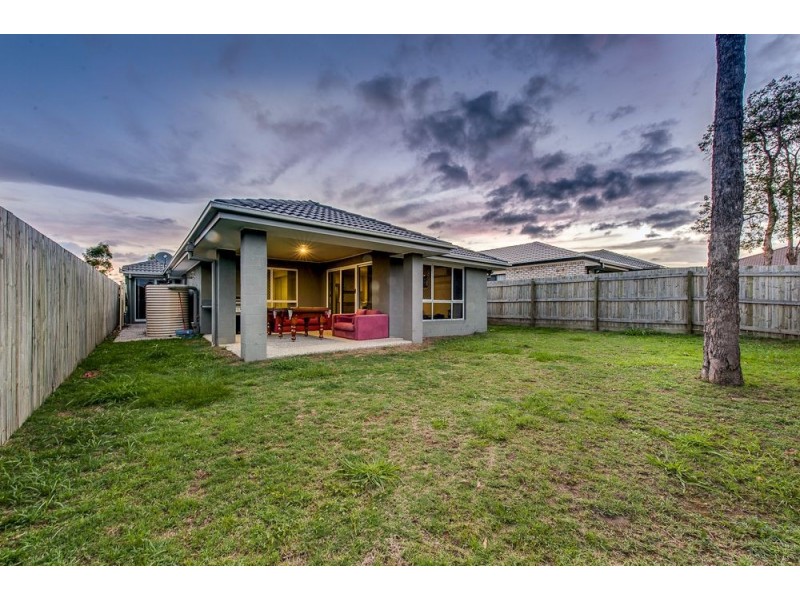 8 Lilly Pilly Street, Heathwood QLD 4110