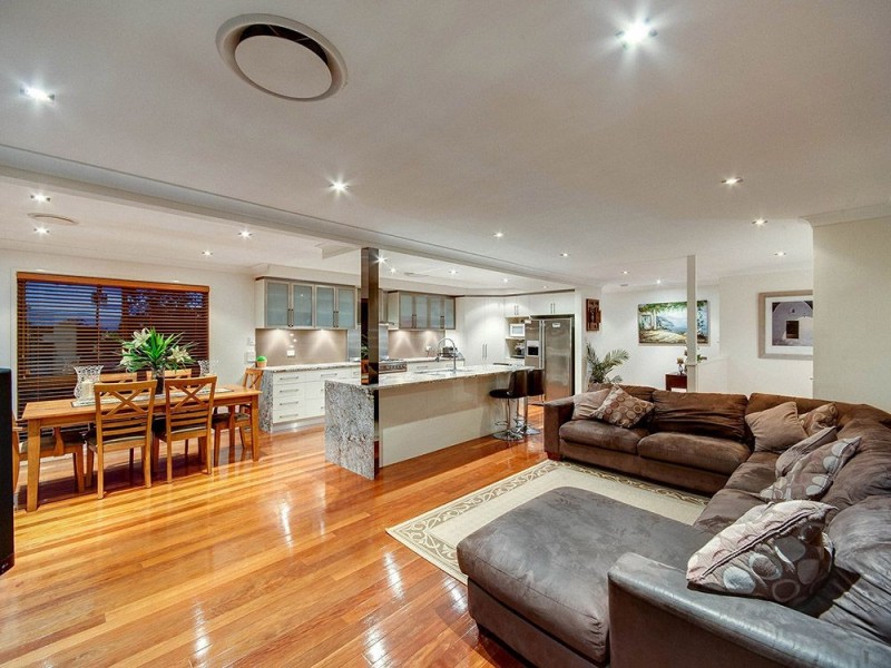 106 Wilgarning Street, Stafford Heights QLD 4053