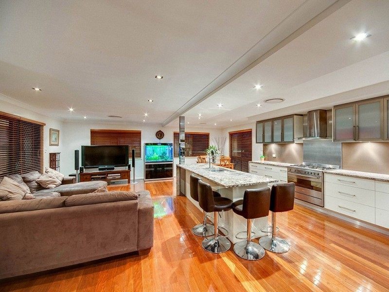 106 Wilgarning Street, Stafford Heights QLD 4053