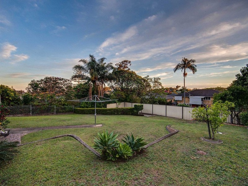 106 Wilgarning Street, Stafford Heights QLD 4053