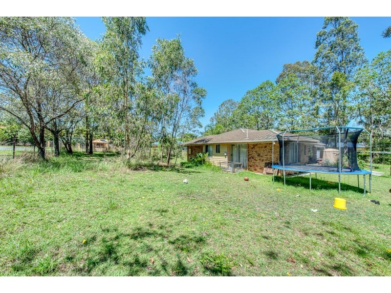 4 Steven Street, Camira QLD 4300