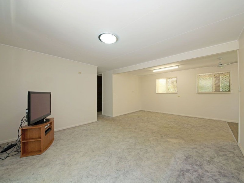 2 Thompson Road, Deception Bay QLD 4508