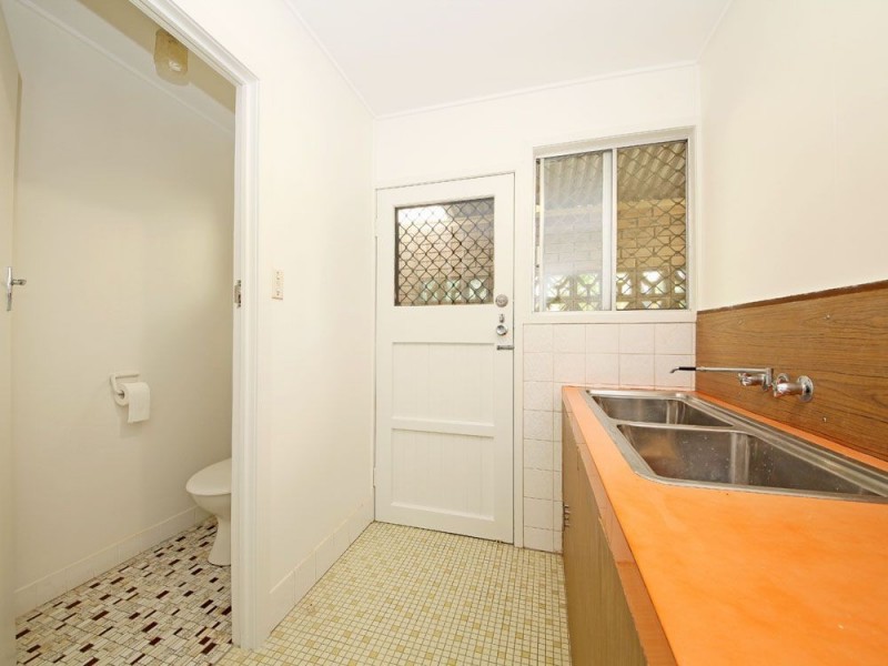 2 Thompson Road, Deception Bay QLD 4508