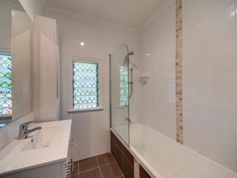 42 Young Street, Petrie QLD 4502