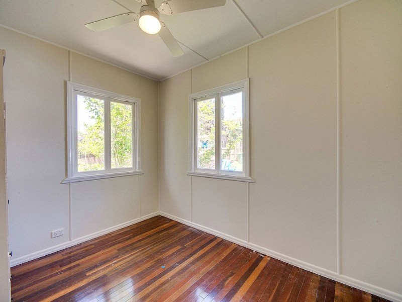 42 Young Street, Petrie QLD 4502