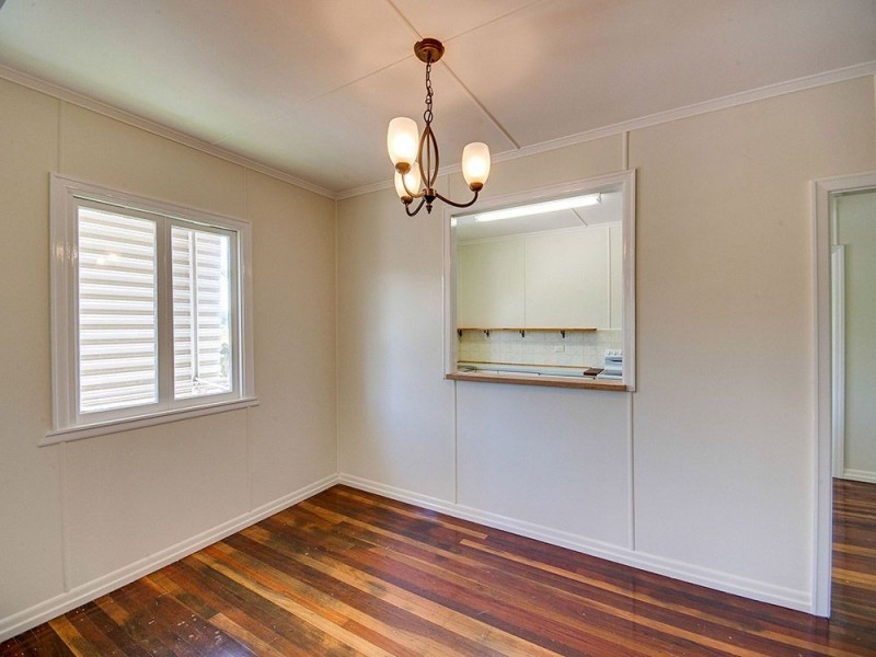 42 Young Street, Petrie QLD 4502