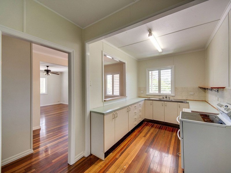 42 Young Street, Petrie QLD 4502