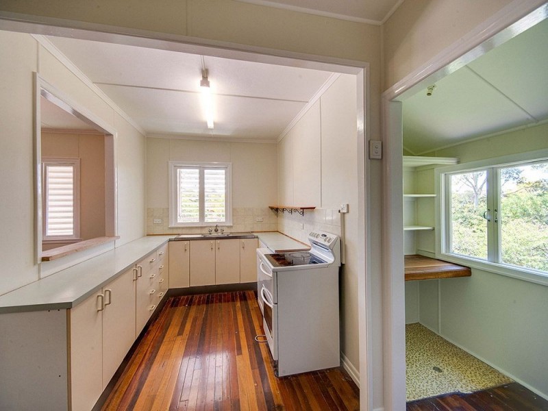 42 Young Street, Petrie QLD 4502