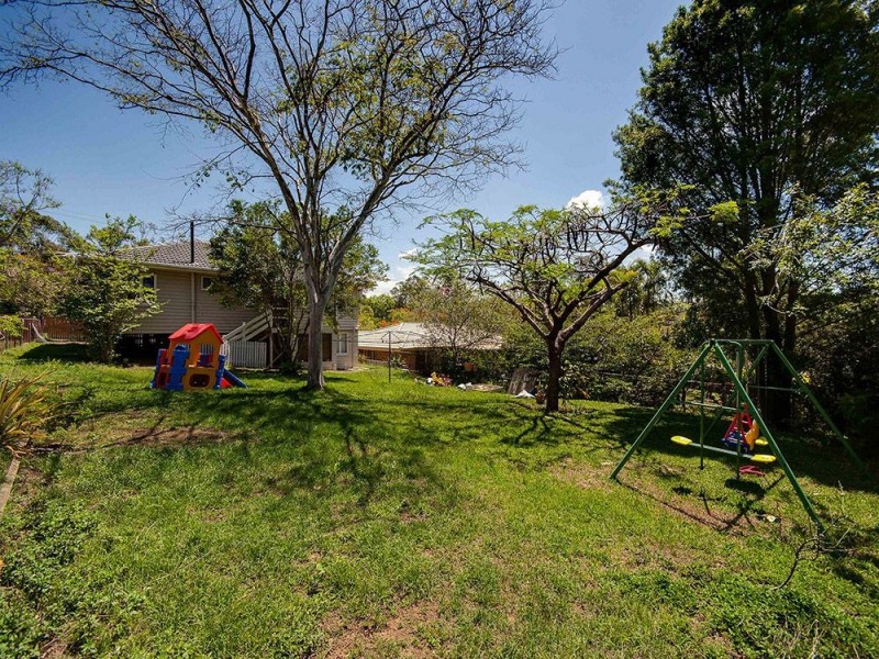 42 Young Street, Petrie QLD 4502