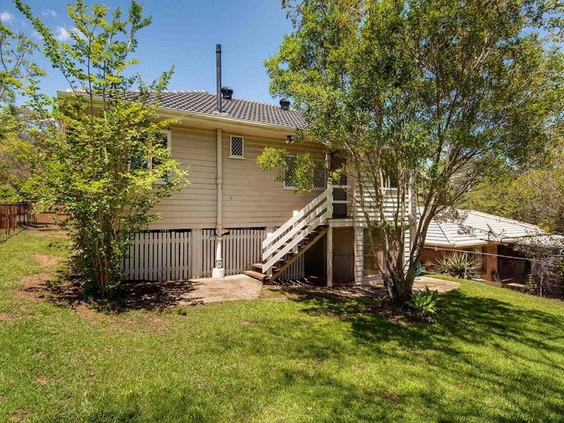 42 Young Street, Petrie QLD 4502