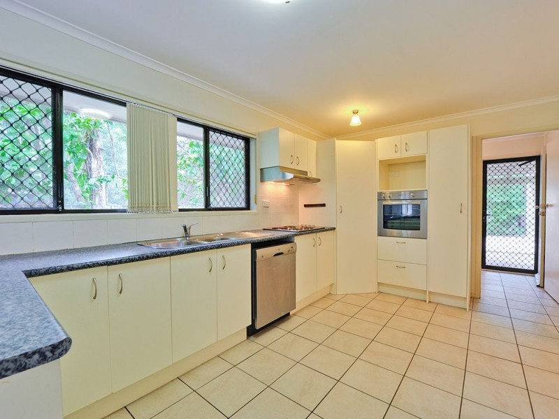 5 Jane Street, Arana Hills QLD 4054