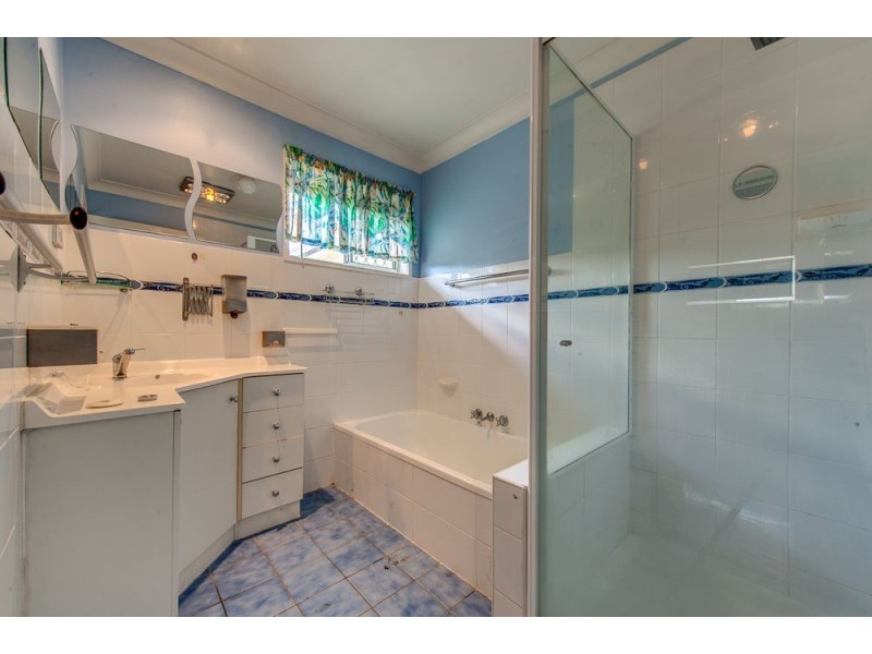 6 Milgate Street, Collingwood Park QLD 4301