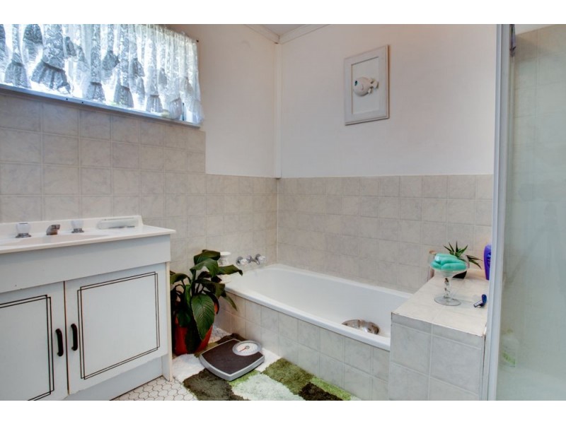 18 Orana Street, Kingston QLD 4114