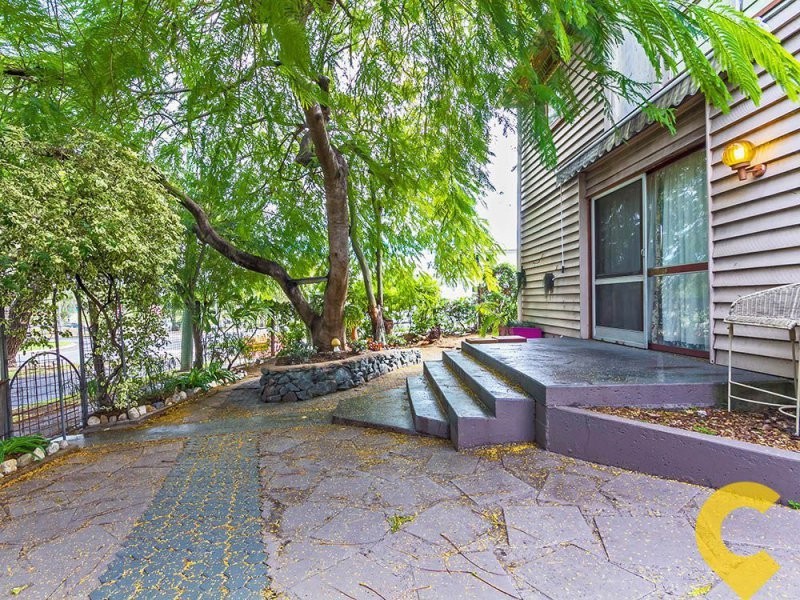 8 Rainbow Street, Sandgate QLD 4017