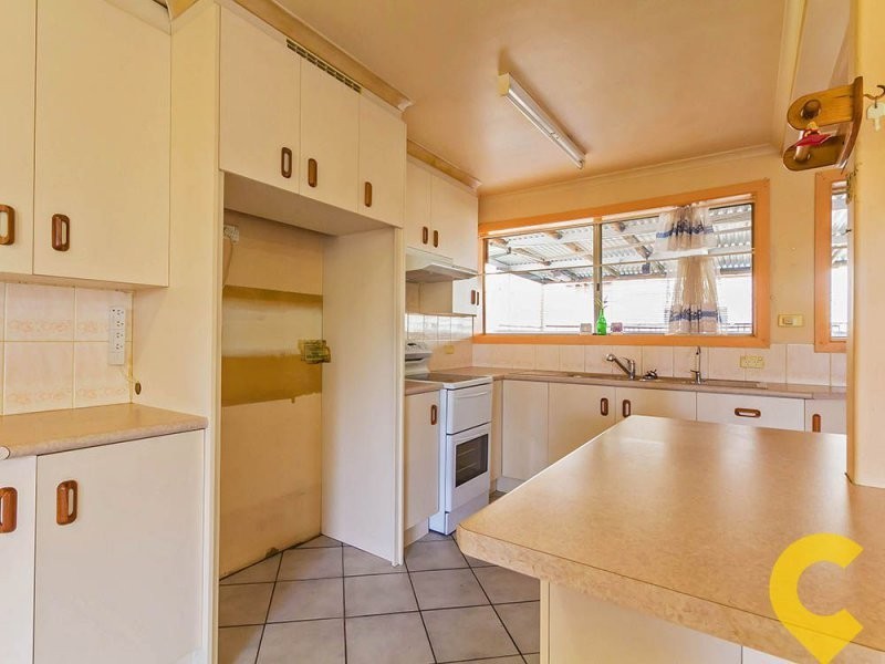 8 Rainbow Street, Sandgate QLD 4017