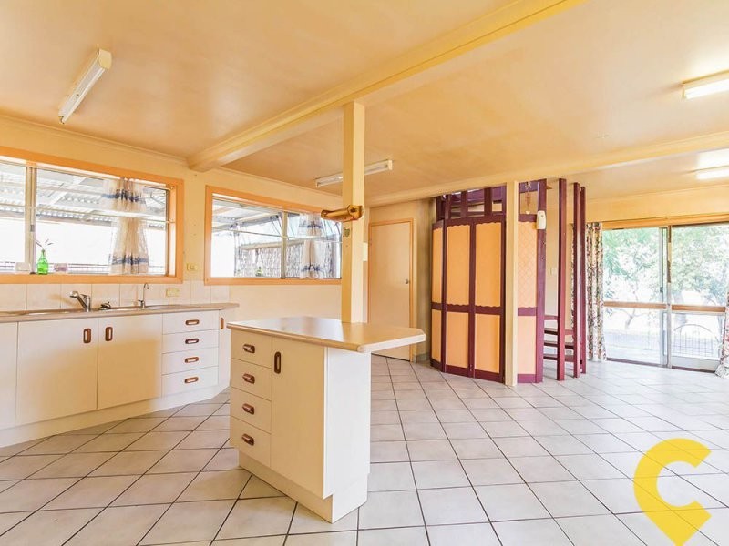 8 Rainbow Street, Sandgate QLD 4017