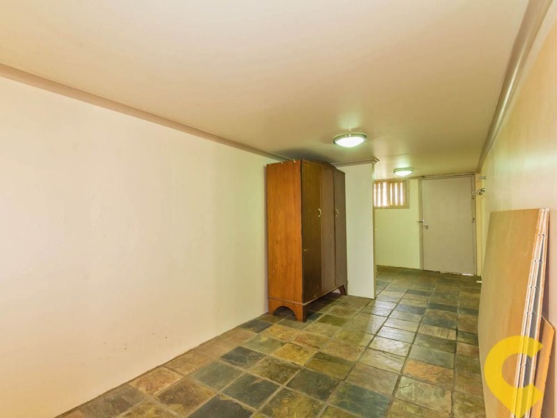 8 Rainbow Street, Sandgate QLD 4017