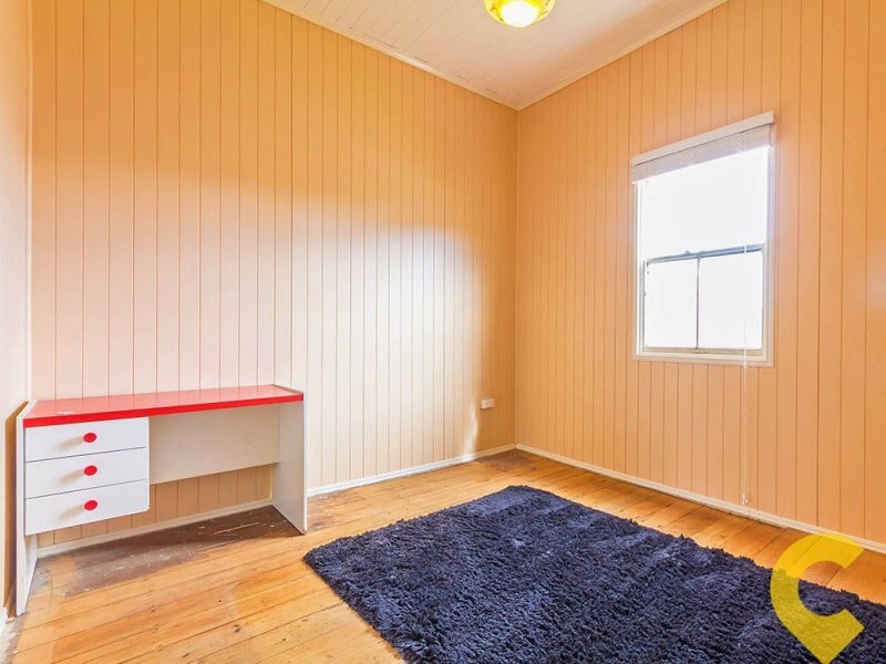 8 Rainbow Street, Sandgate QLD 4017