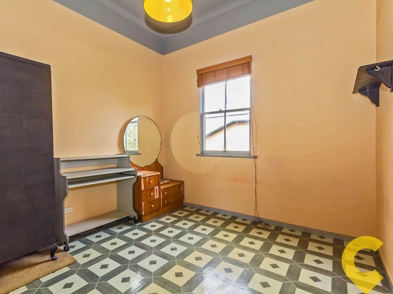 8 Rainbow Street, Sandgate QLD 4017