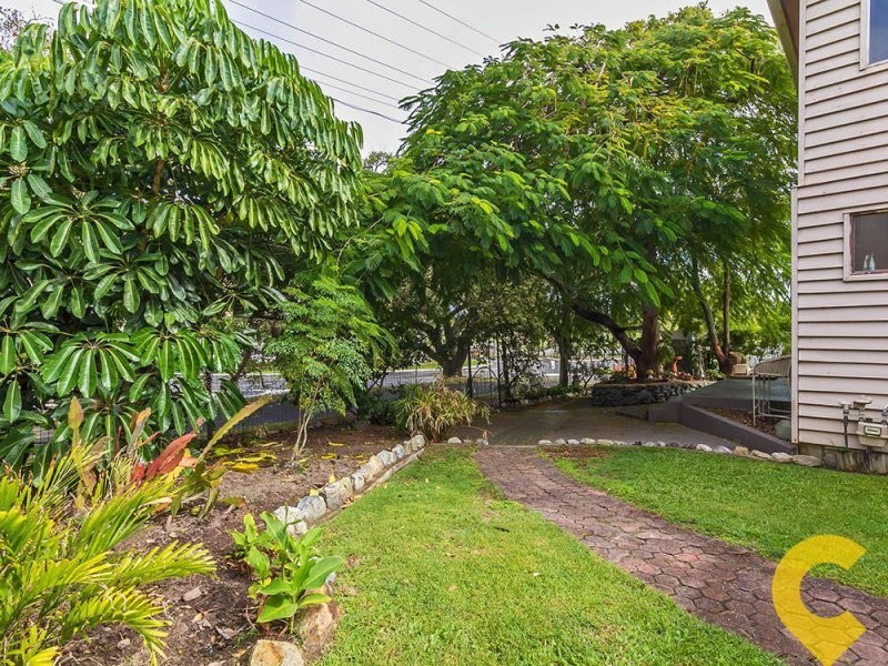 8 Rainbow Street, Sandgate QLD 4017